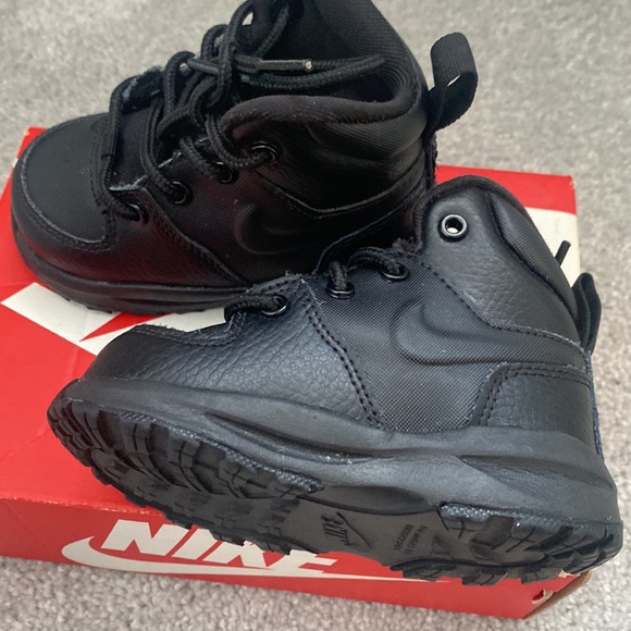 black infant nikes